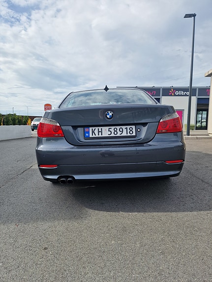 BMW 523i 7 of 27