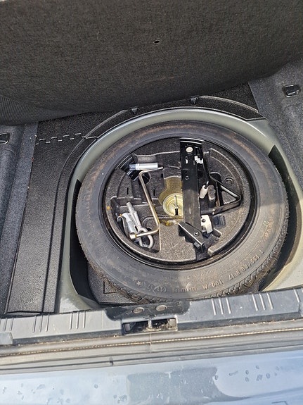BMW 523i 25 of 27