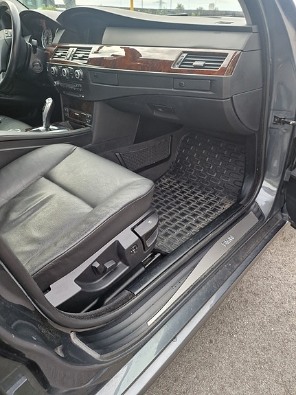 BMW 523i 12 of 27