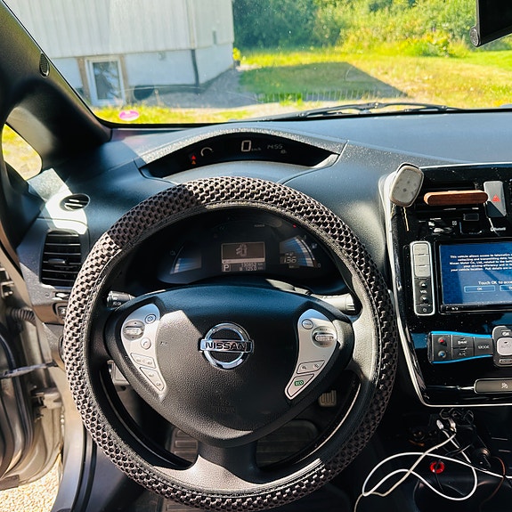 Nissan Leaf 11 of 17