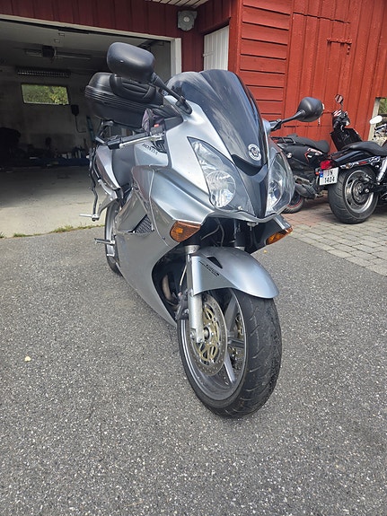 Honda VFR 800 4 of 6