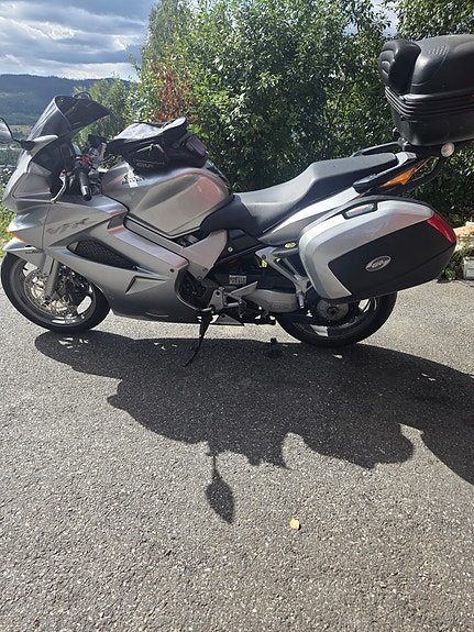 Honda VFR 800 3 of 6