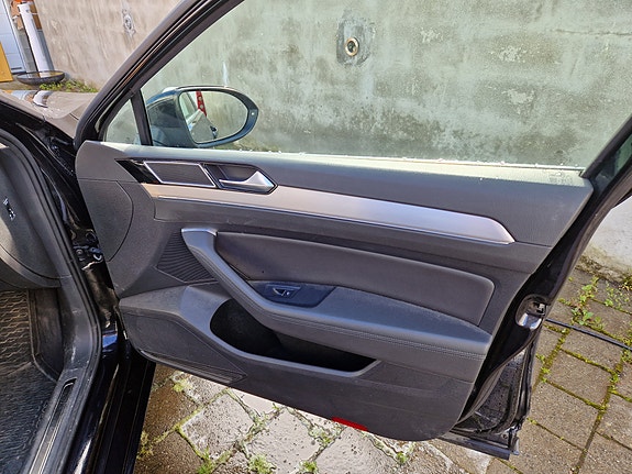 Volkswagen Passat 17 of 26