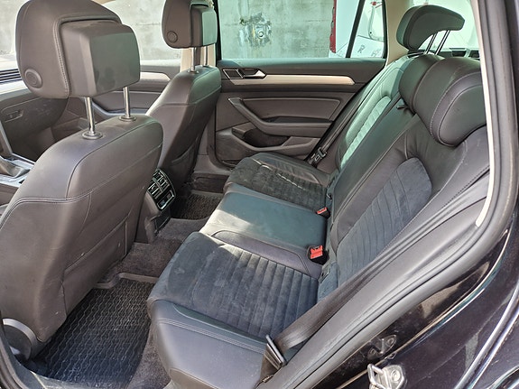 Volkswagen Passat 14 of 26
