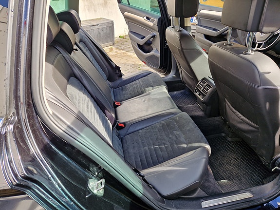 Volkswagen Passat 19 of 26
