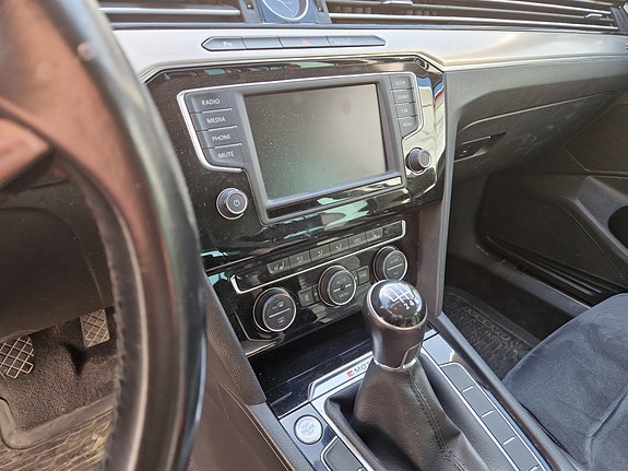 Volkswagen Passat 24 of 26