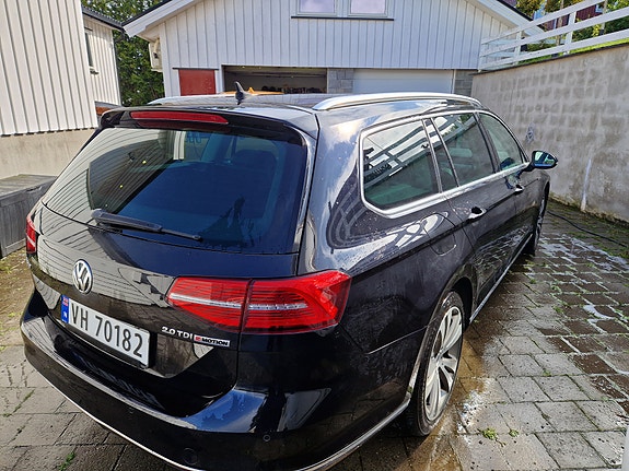 Volkswagen Passat 5 of 26