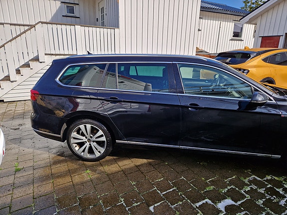 Volkswagen Passat 4 of 26