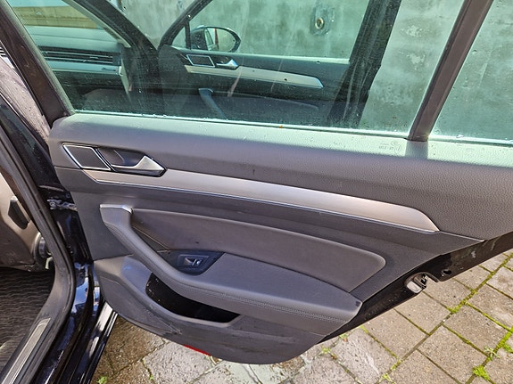 Volkswagen Passat 18 of 26