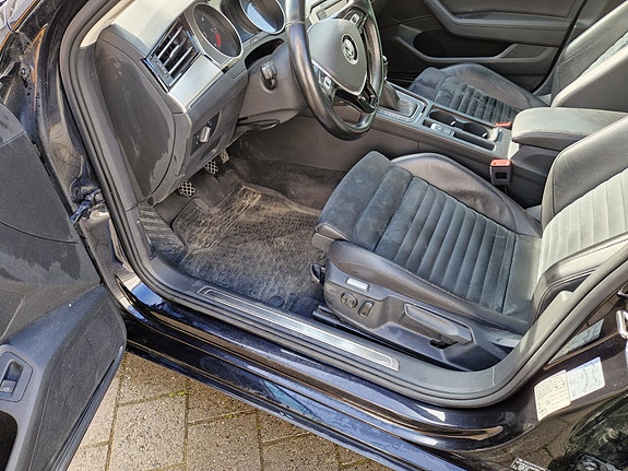 Volkswagen Passat 13 of 26