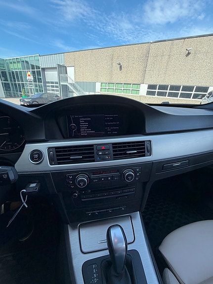 BMW 320xd 13 of 18