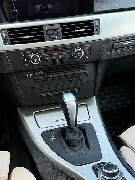 BMW 320xd 14 of 18