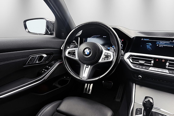 BMW 330e 17 of 30