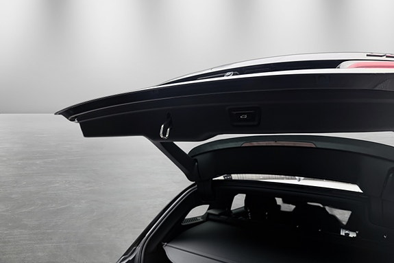 BMW 330e 13 of 30