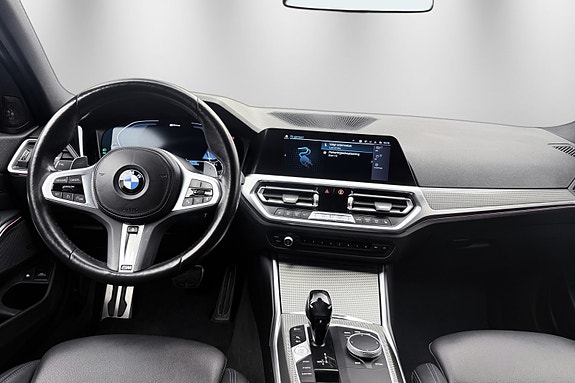 BMW 330e 18 of 30
