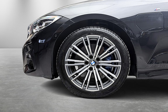 BMW 330e 10 of 30