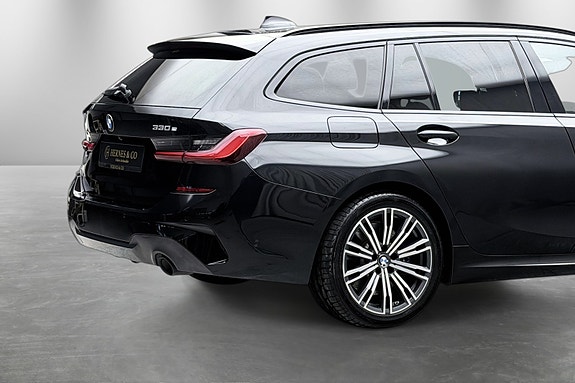 BMW 330e 5 of 30
