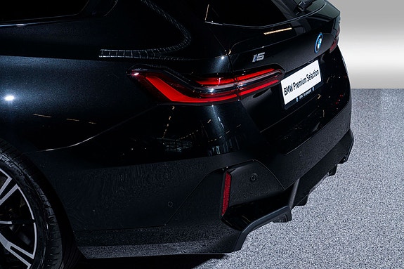 BMW i5 8 of 25