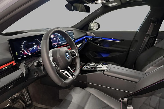 BMW i5 12 of 30