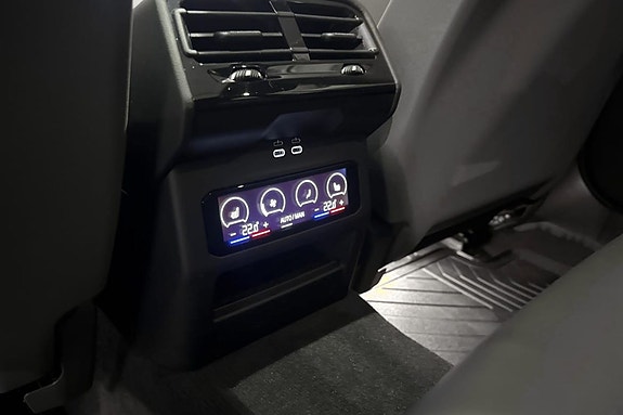 BMW i5 27 of 30