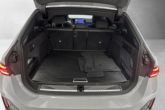 BMW i5 20 of 30