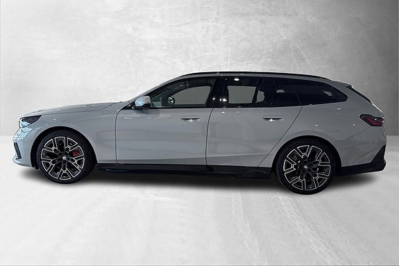 BMW i5 2 of 30