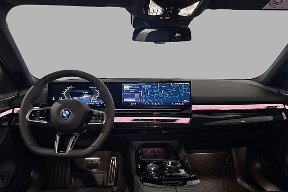 BMW i5 11 of 30