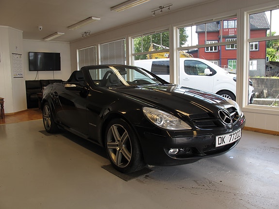 Mercedes-Benz SLK200 4 of 16
