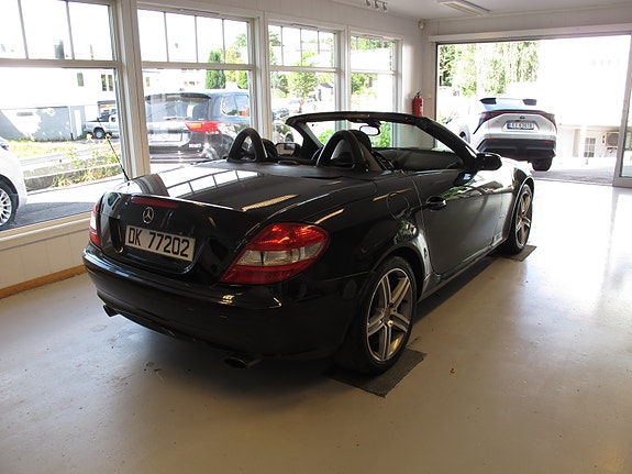 Mercedes-Benz SLK200 2 of 16