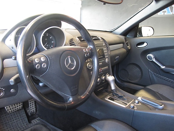 Mercedes-Benz SLK200 11 of 16