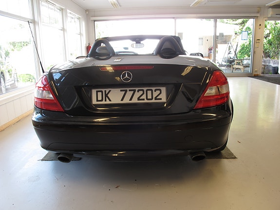 Mercedes-Benz SLK200 14 of 16