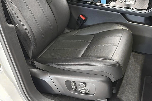 Land Rover Range Rover Evoque 18 of 30