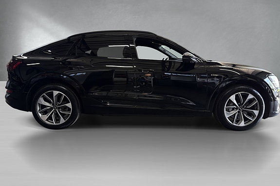 Audi e-tron Sportback 7 of 19