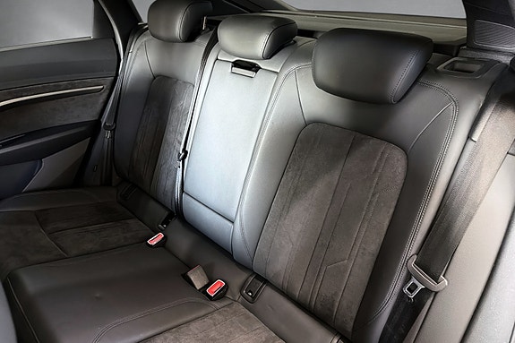 Audi e-tron Sportback 17 of 19