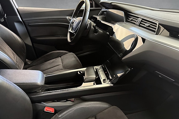 Audi e-tron Sportback 16 of 19