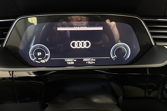 Audi e-tron Sportback 14 of 19