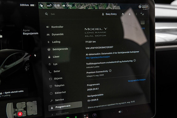 Tesla Model Y 25 of 30