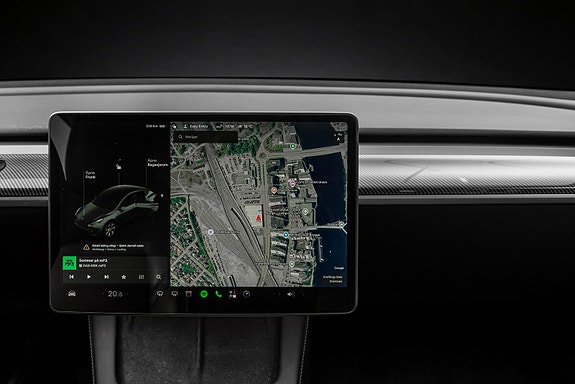 Tesla Model Y 19 of 30