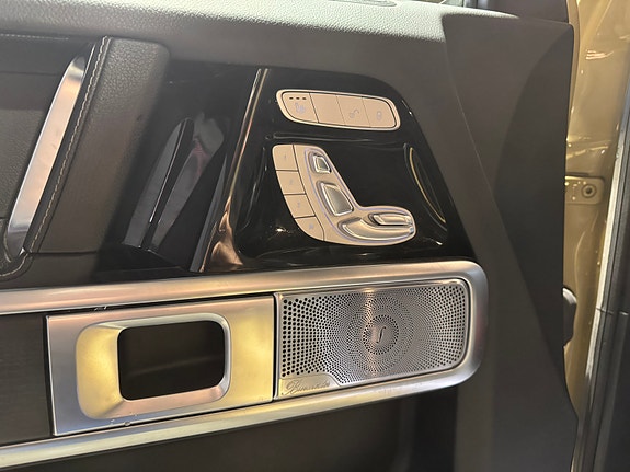 Mercedes-Benz G400 10 of 30