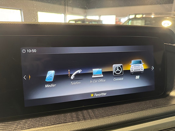 Mercedes-Benz G400 21 of 30