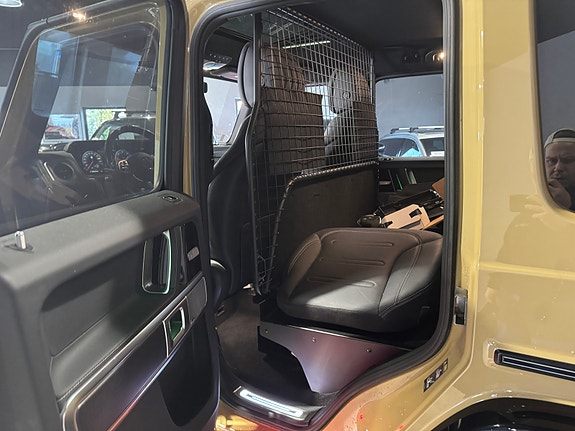 Mercedes-Benz G400 29 of 30