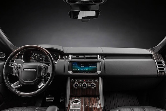 Land Rover Range Rover 15 of 30