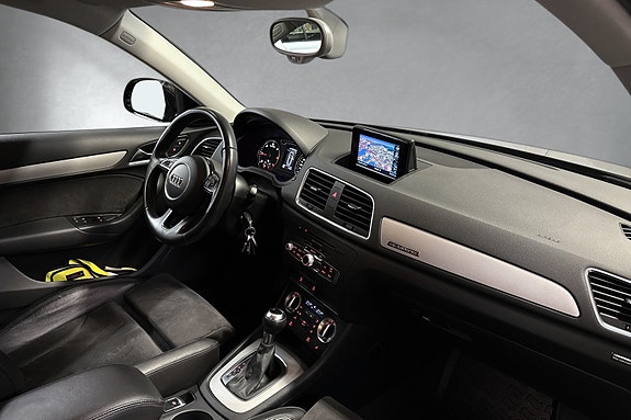 Audi Q3 20 of 25