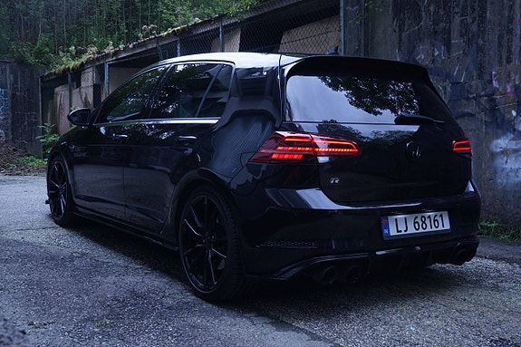 Volkswagen Golf VII 4 of 30