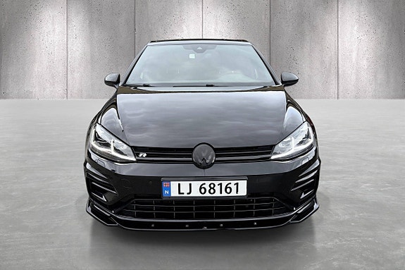 Volkswagen Golf VII 9 of 30
