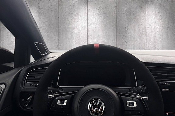 Volkswagen Golf VII 27 of 30