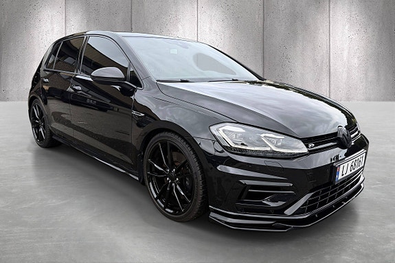 Volkswagen Golf VII 8 of 30