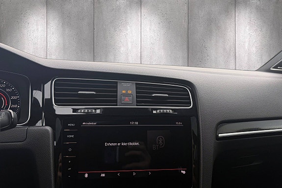 Volkswagen Golf VII 28 of 30
