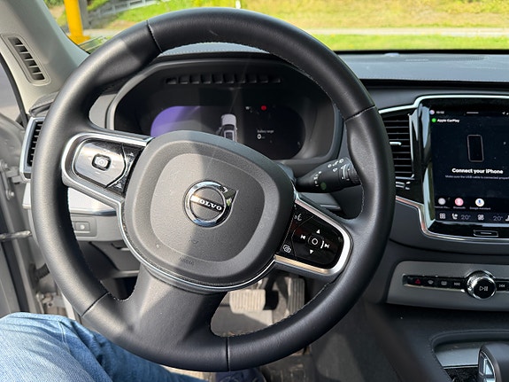 Volvo XC90 12 of 30