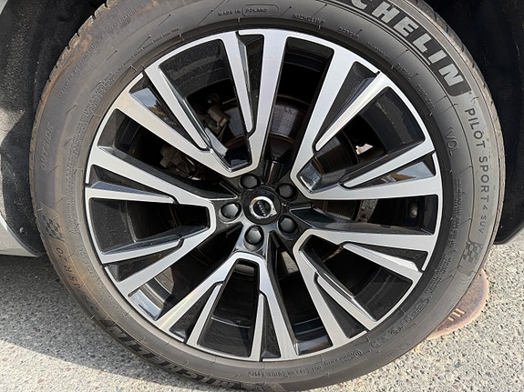 Volvo XC90 26 of 30